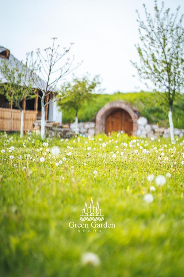 Green Garden Resort Cicirlau Exteriör bild